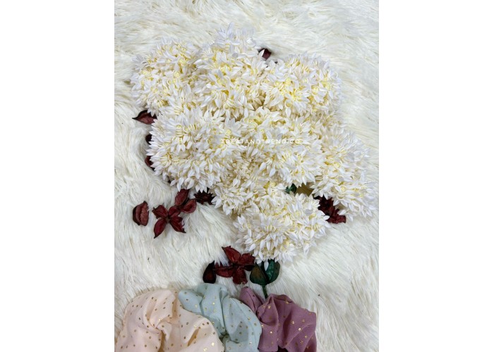 JASMINE SCENTED SCRUNCHIE